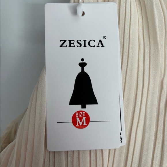 NWT Zesica Cream Dress for Women - Picture 2 of 5